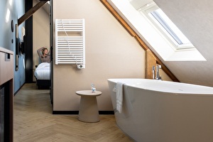 room with bath in scheveningen